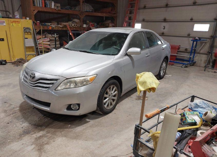 Photo 2 of 2011 Toyota Camry XLE (VIN 4T4BF3EK2BR178072)