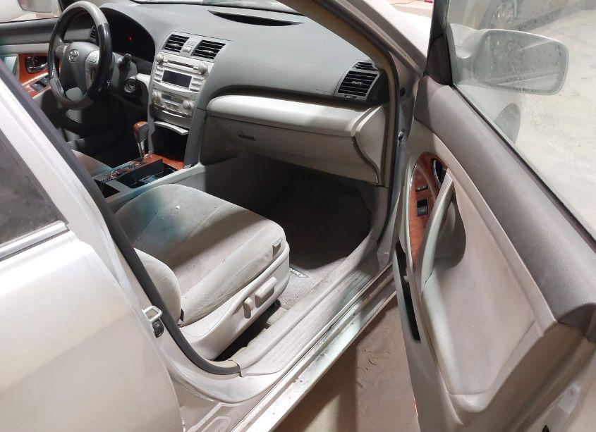 Photo 5 of 2011 Toyota Camry XLE (VIN 4T4BF3EK2BR178072)