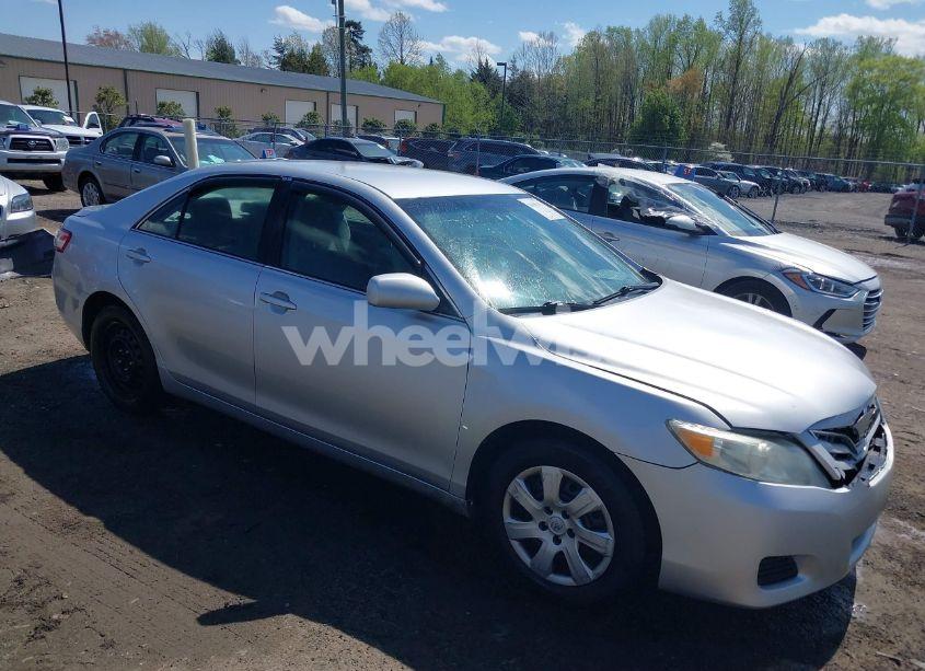 2011 Toyota Camry LE (VIN 4T4BF3EK2BR180937) main photo