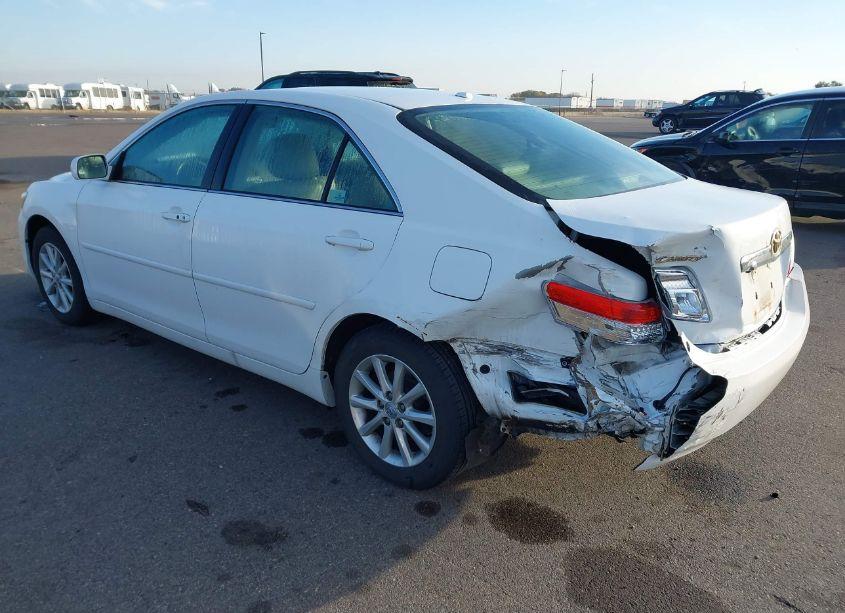 Photo 3 of 2011 Toyota Camry XLE (VIN 4T4BF3EK2BR181487)