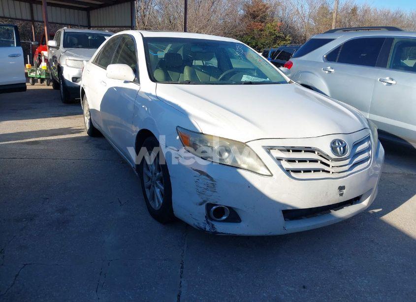 2011 Toyota Camry XLE (VIN 4T4BF3EK2BR187225) main photo