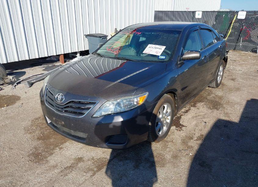 Photo 2 of 2011 Toyota Camry LE (VIN 4T4BF3EK2BR193185)