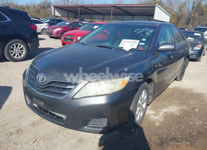 Photo 2 of 2011 Toyota Camry LE (VIN 4T4BF3EK2BR194675)