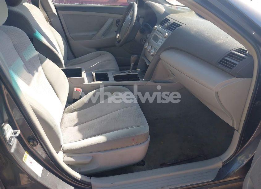 Photo 5 of 2011 Toyota Camry LE (VIN 4T4BF3EK2BR194675)