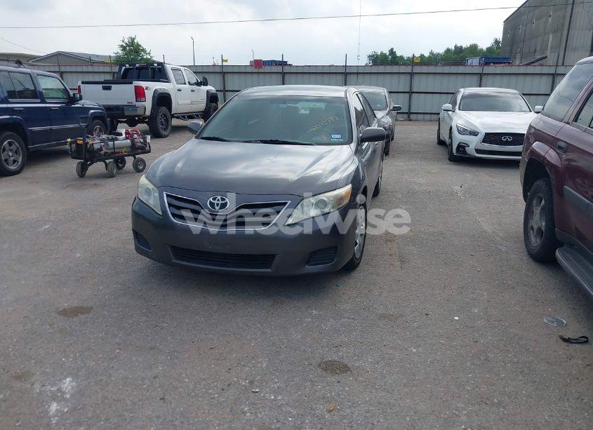 Photo 2 of 2011 Toyota Camry LE (VIN 4T4BF3EK2BR199116)