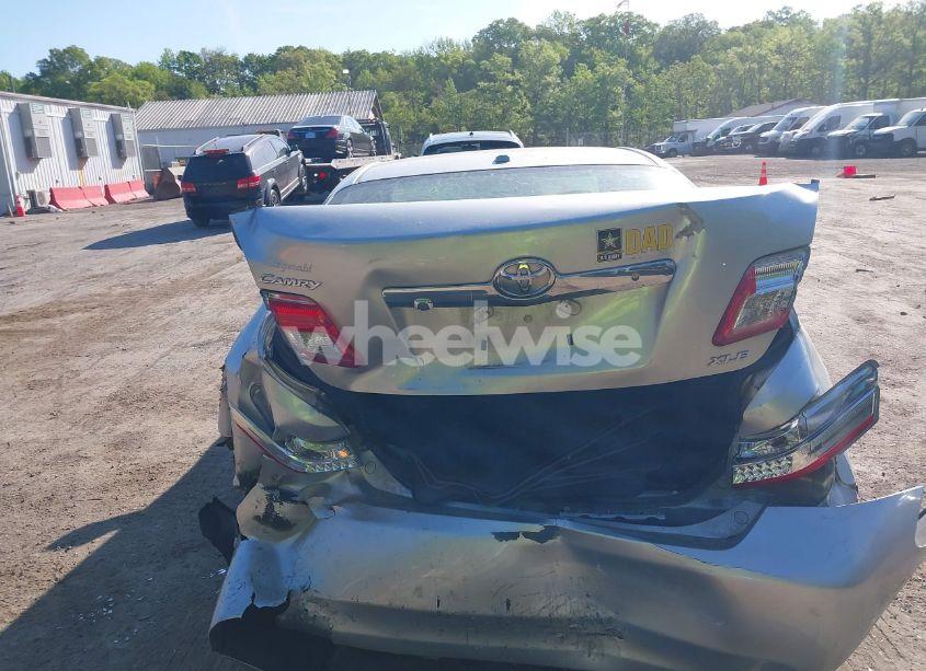 Photo 16 of 2011 Toyota Camry XLE (VIN 4T4BF3EK2BR211720)