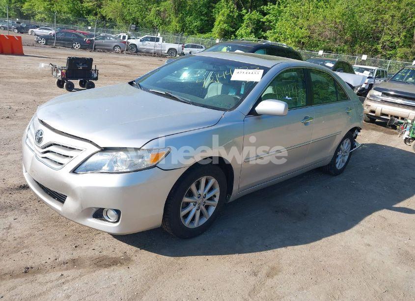 Photo 2 of 2011 Toyota Camry XLE (VIN 4T4BF3EK2BR211720)