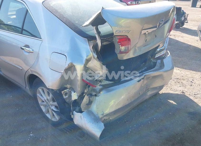 Photo 6 of 2011 Toyota Camry XLE (VIN 4T4BF3EK2BR211720)