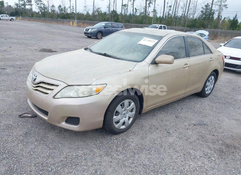 Photo 2 of 2010 Toyota Camry LE (VIN 4T4BF3EK3AR002257)