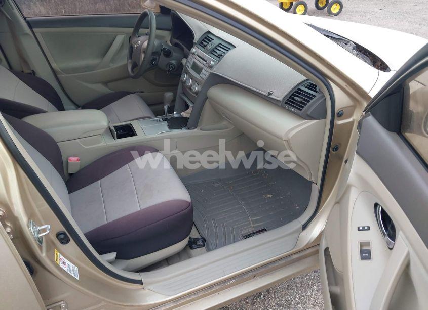 Photo 5 of 2010 Toyota Camry LE (VIN 4T4BF3EK3AR002257)