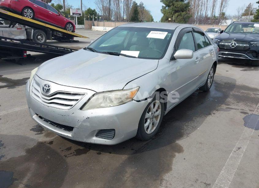 Photo 2 of 2010 Toyota Camry LE (VIN 4T4BF3EK3AR007541)