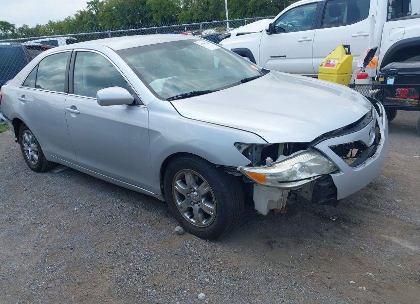 2010 Toyota Camry LE (VIN 4T4BF3EK3AR020452) main photo