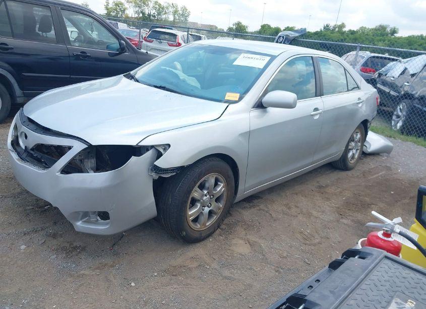 Photo 2 of 2010 Toyota Camry LE (VIN 4T4BF3EK3AR020452)