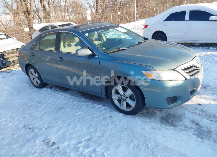 2010 Toyota Camry LE (VIN 4T4BF3EK3AR028325) main photo
