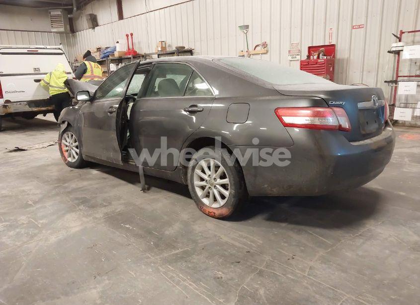 Photo 3 of 2010 Toyota Camry XLE (VIN 4T4BF3EK3AR038689)