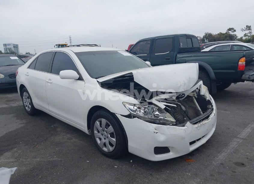 2010 Toyota Camry LE (VIN 4T4BF3EK3AR050261) main photo
