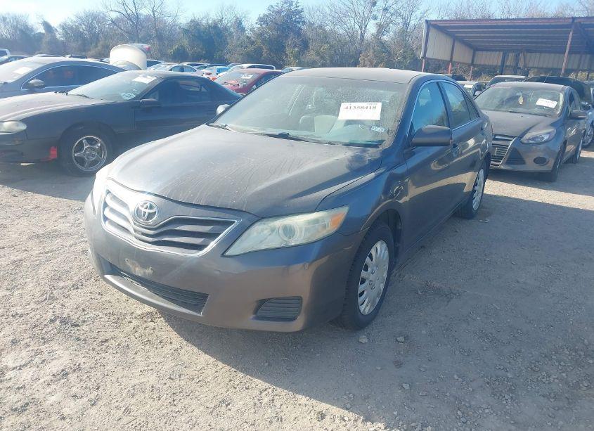 Photo 2 of 2010 Toyota Camry LE (VIN 4T4BF3EK3AR052026)