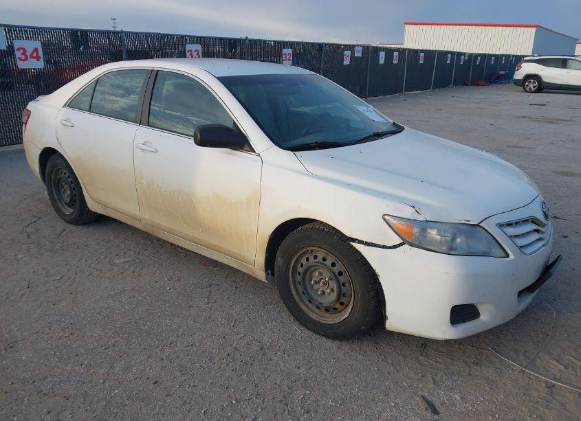 2010 Toyota Camry LE (VIN 4T4BF3EK3AR073006) main photo