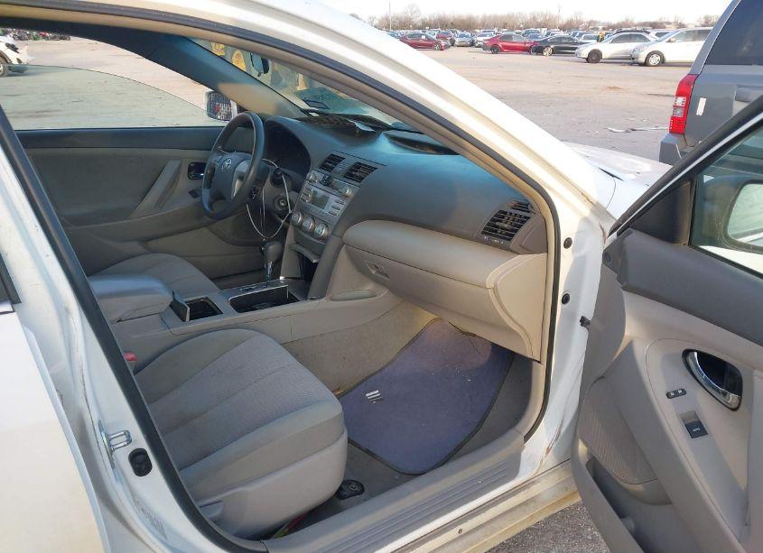 Photo 5 of 2010 Toyota Camry LE (VIN 4T4BF3EK3AR073006)