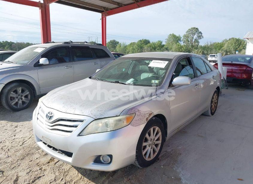 Photo 2 of 2011 Toyota Camry XLE (VIN 4T4BF3EK3BR100593)