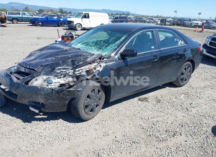 Photo 2 of 2011 Toyota Camry LE (VIN 4T4BF3EK3BR113070)