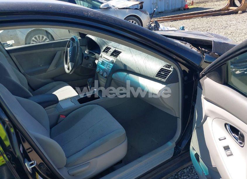 Photo 5 of 2011 Toyota Camry LE (VIN 4T4BF3EK3BR113070)