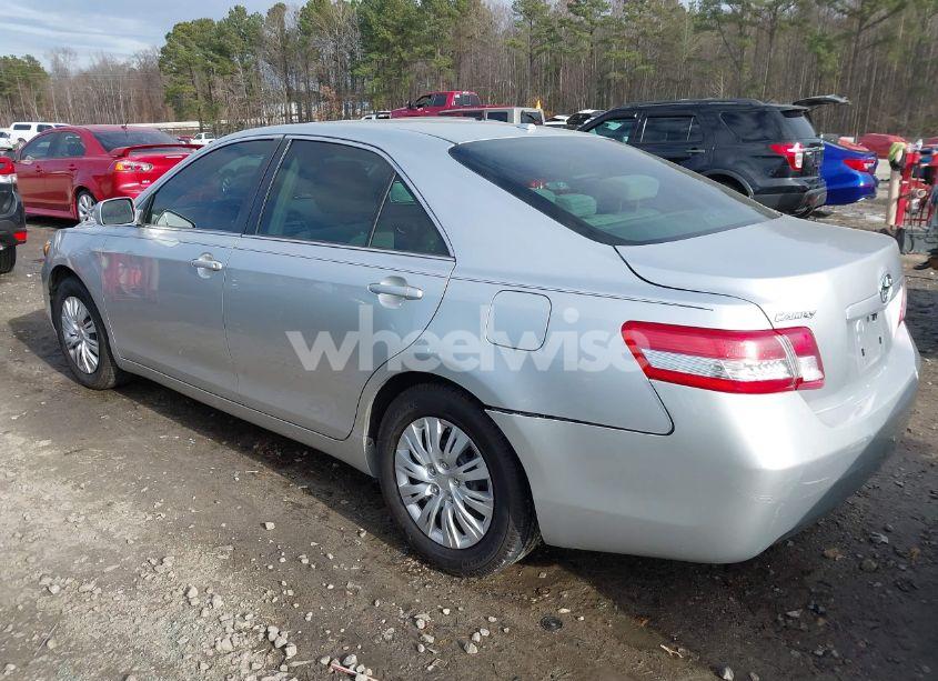 Photo 3 of 2011 Toyota Camry LE (VIN 4T4BF3EK3BR121962)