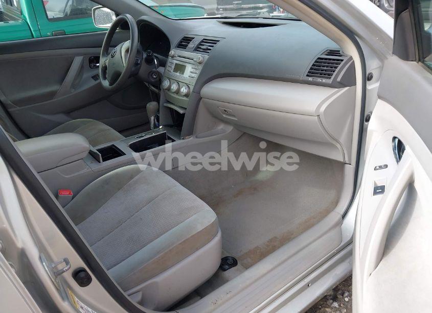 Photo 5 of 2011 Toyota Camry LE (VIN 4T4BF3EK3BR121962)