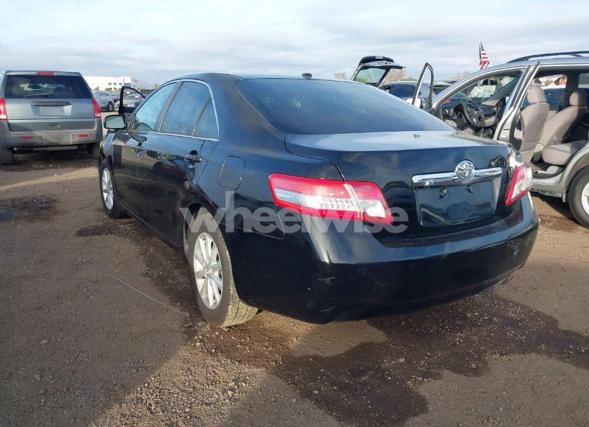 Photo 3 of 2011 Toyota Camry XLE (VIN 4T4BF3EK3BR124733)