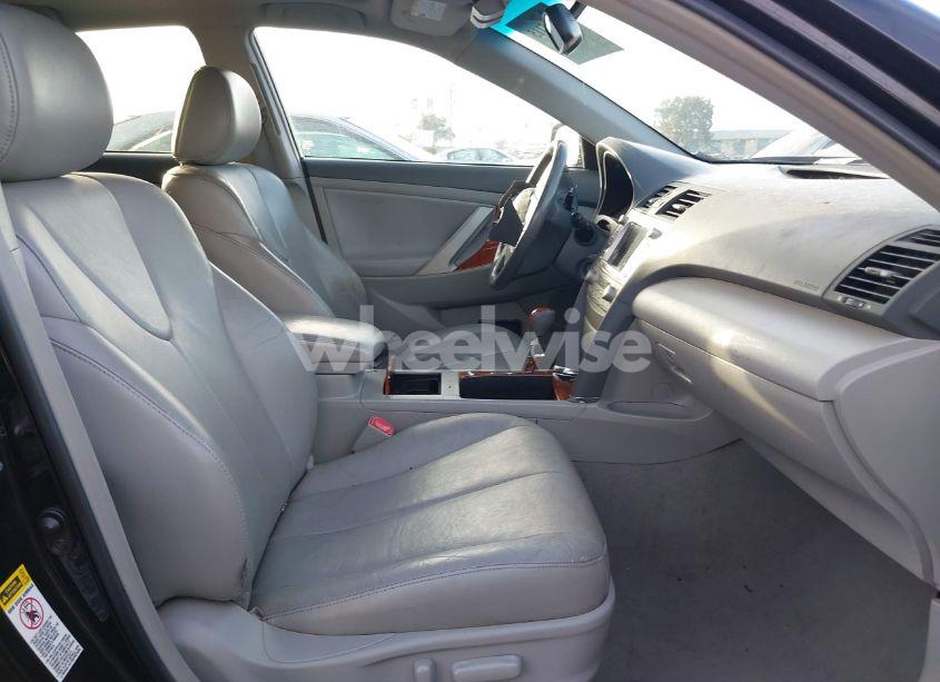 Photo 5 of 2011 Toyota Camry XLE (VIN 4T4BF3EK3BR124733)