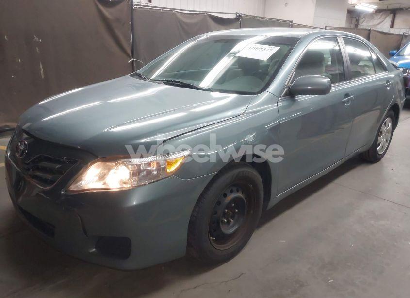 Photo 2 of 2011 Toyota Camry LE (VIN 4T4BF3EK3BR136333)