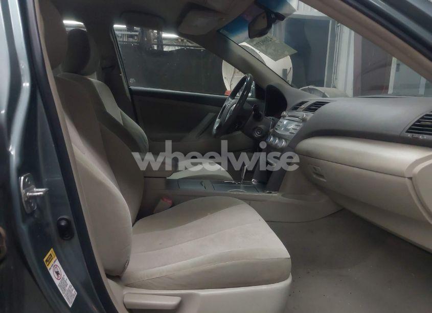 Photo 5 of 2011 Toyota Camry LE (VIN 4T4BF3EK3BR136333)