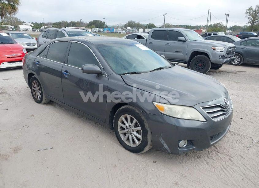 2011 Toyota Camry XLE (VIN 4T4BF3EK3BR155951) main photo