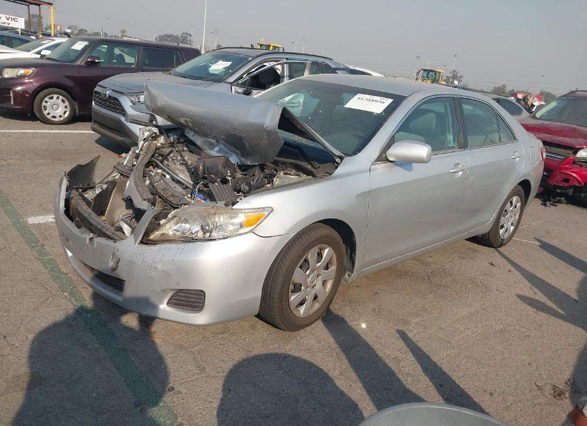 Photo 2 of 2011 Toyota Camry LE (VIN 4T4BF3EK3BR160437)