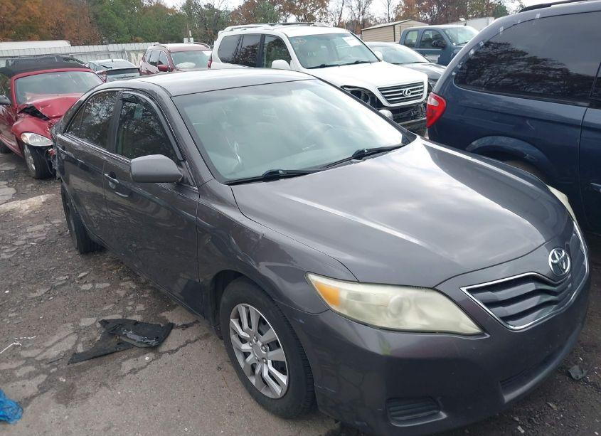 2011 Toyota Camry LE (VIN 4T4BF3EK3BR176198) main photo