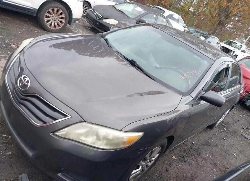 Photo 2 of 2011 Toyota Camry LE (VIN 4T4BF3EK3BR176198)