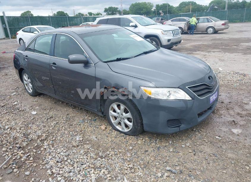2011 Toyota Camry LE (VIN 4T4BF3EK3BR208101) main photo
