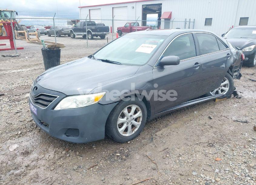 Photo 2 of 2011 Toyota Camry LE (VIN 4T4BF3EK3BR208101)