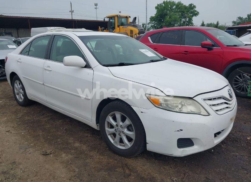 2011 Toyota Camry LE (VIN 4T4BF3EK4BR097459) main photo