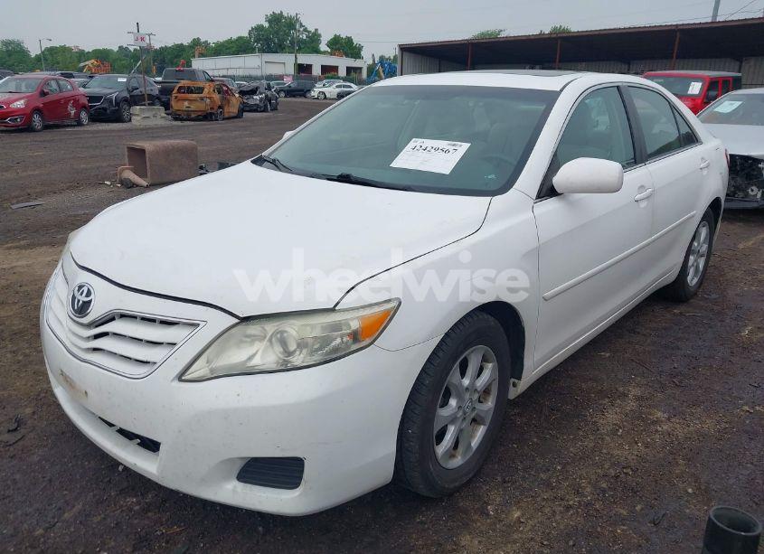 Photo 2 of 2011 Toyota Camry LE (VIN 4T4BF3EK4BR097459)