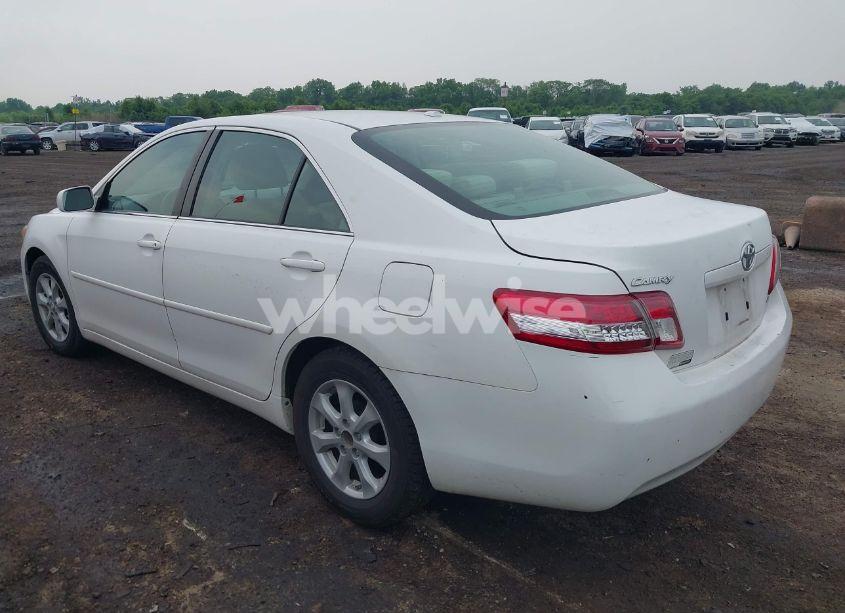 Photo 3 of 2011 Toyota Camry LE (VIN 4T4BF3EK4BR097459)