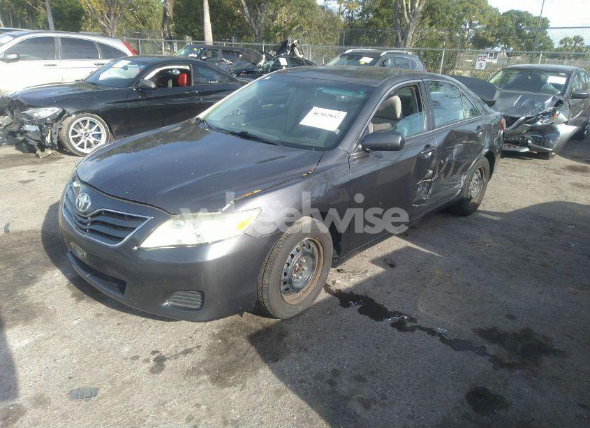 Photo 2 of 2011 Toyota Camry LE (VIN 4T4BF3EK4BR121517)