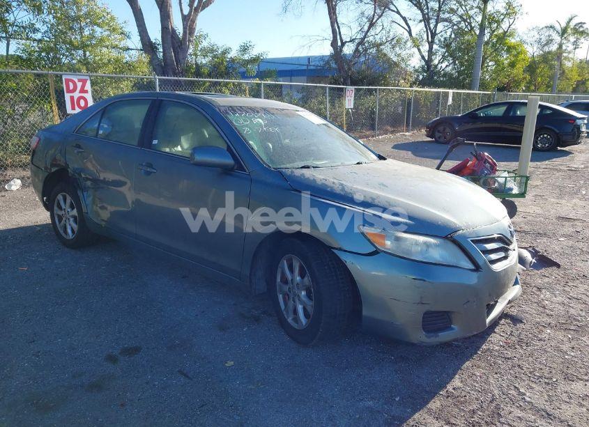 2011 Toyota Camry LE (VIN 4T4BF3EK4BR127074) main photo