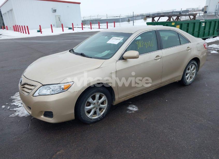 Photo 2 of 2011 Toyota Camry LE (VIN 4T4BF3EK4BR138267)