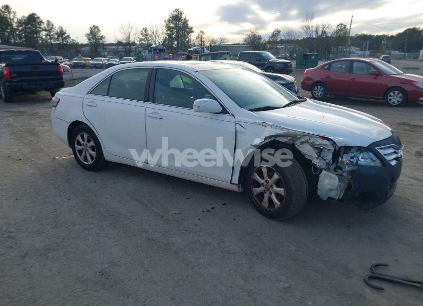 2011 Toyota Camry LE (VIN 4T4BF3EK4BR145882) main photo