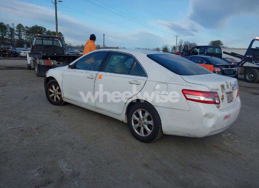 Photo 3 of 2011 Toyota Camry LE (VIN 4T4BF3EK4BR145882)