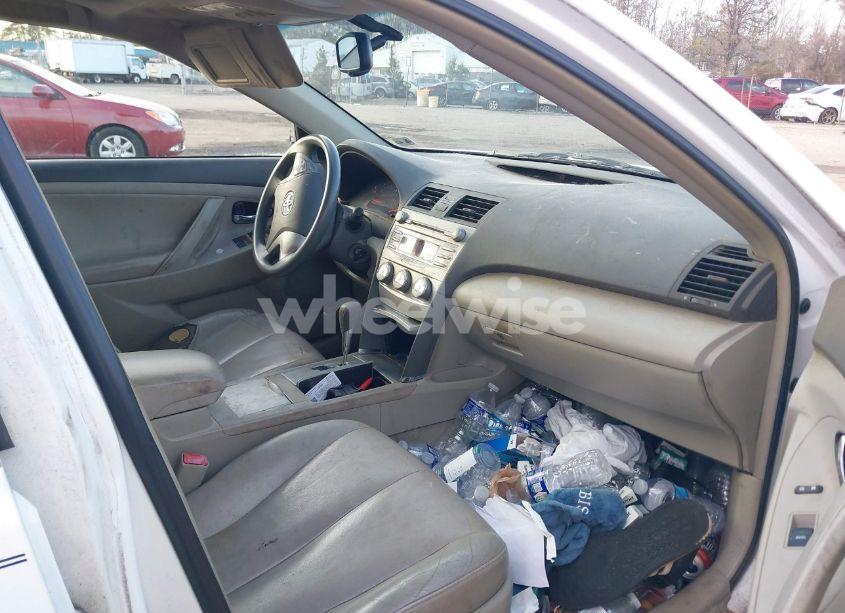 Photo 5 of 2011 Toyota Camry LE (VIN 4T4BF3EK4BR145882)