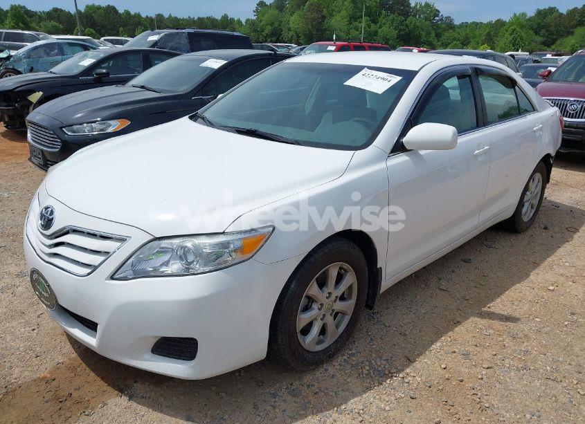 Photo 2 of 2011 Toyota Camry LE (VIN 4T4BF3EK4BR166831)