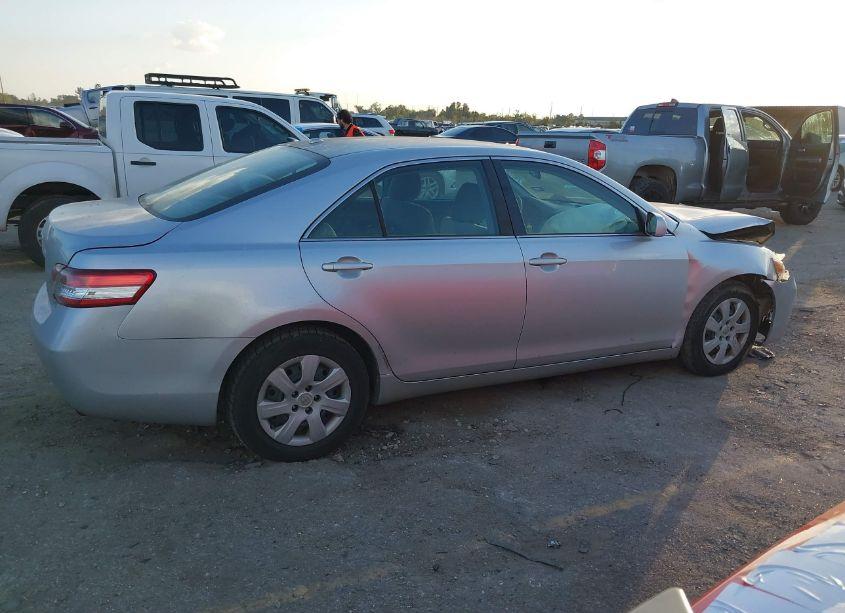 Photo 13 of 2011 Toyota Camry LE (VIN 4T4BF3EK4BR171995)