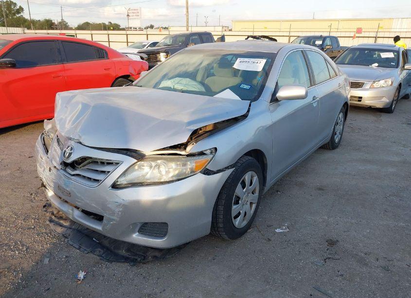 Photo 2 of 2011 Toyota Camry LE (VIN 4T4BF3EK4BR171995)